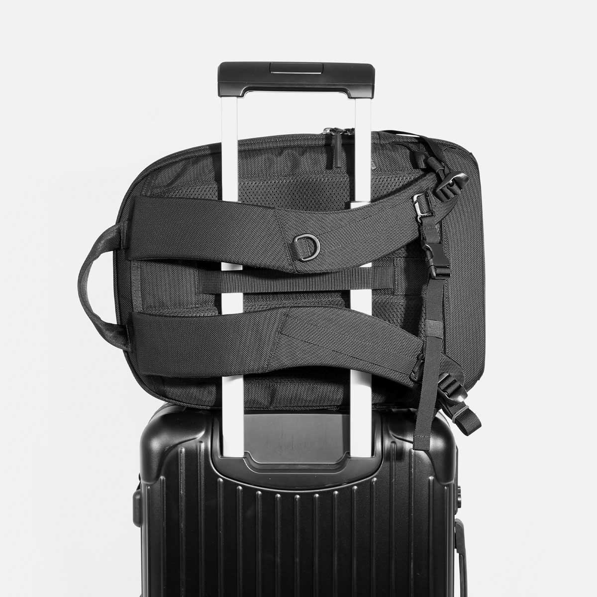 AER31009_daypack2_black_luggage.jpg